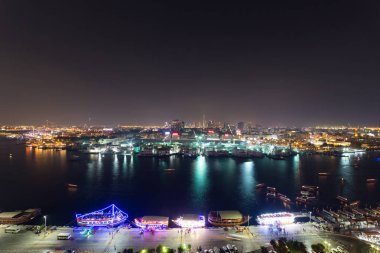 Panoramik Dubai Deira gökdelen üzerinden