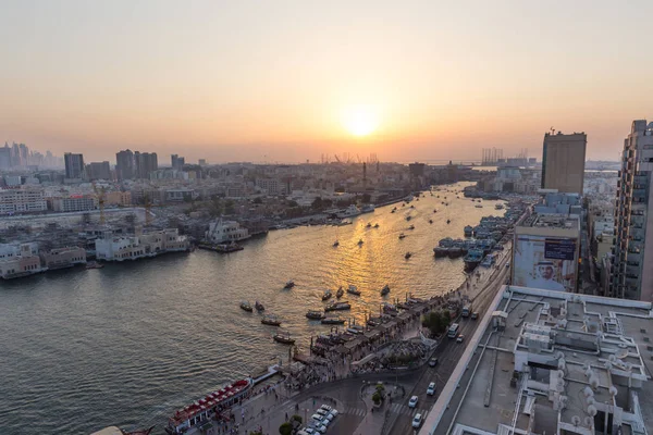 Vista panorâmica do Dubai a partir de um arranha-céu da Deira — Fotografia de Stock