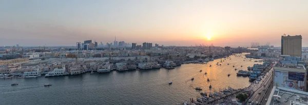 Vista panorâmica do Dubai a partir de um arranha-céu da Deira — Fotografia de Stock