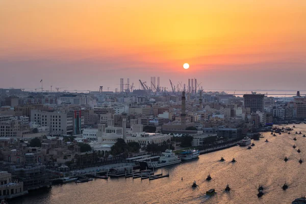 Panoramic view of Dubai from a Deira skyscraper — Stock Photo, Image