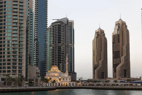 Panorámás kilátás nyílik a Dubai Marina, Egyesült Arab Emírségek — Stock Fotó