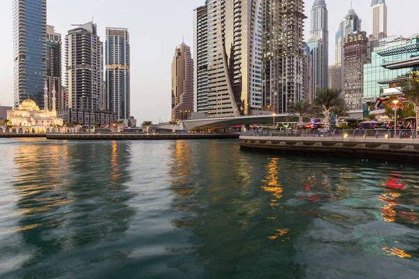 Panoramiczny widok na Dubaj Marina, w Zjednoczonych Emiratach Arabskich — Zdjęcie stockowe