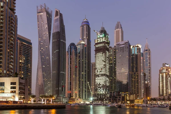 Panorámás kilátás nyílik a Dubai Marina, Egyesült Arab Emírségek — Stock Fotó