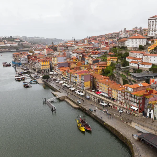 Weergave van de wijk Ribeira in Porto, Portugal — Stockfoto
