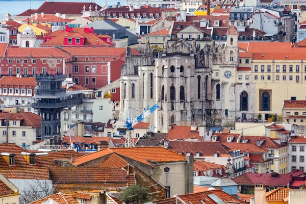 Hermosa vista de la ciudad vieja de Lisboa, Portugal — Foto de Stock