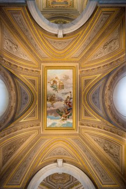 Roma, İtalya - 24 Nisan 2016: Vatikan Müzeleri, Vatikan Şehri 'ndeki halka açık sanat ve heykel müzeleri, Roma, İtalya