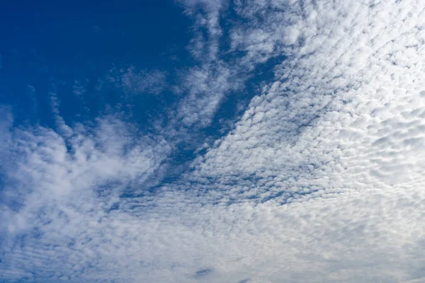 Cielo Azul Con Nubes Primavera — Foto de Stock