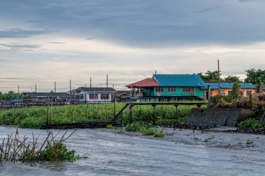 Wat Daeng Thammachat Mueang Nonthaburi, Tayland