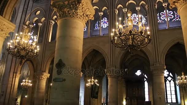 Paris, Fransa - 22 Mart 2016: Notre Dame de Paris, iç. — Stok video