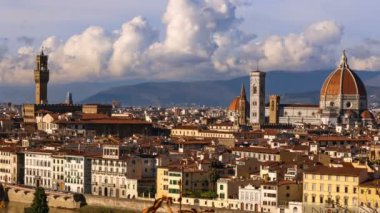 Güzel manzarası Floransa ve katedral Santa Maria del Fiore, Floransa, İtalya. Hızlandırılmış.
