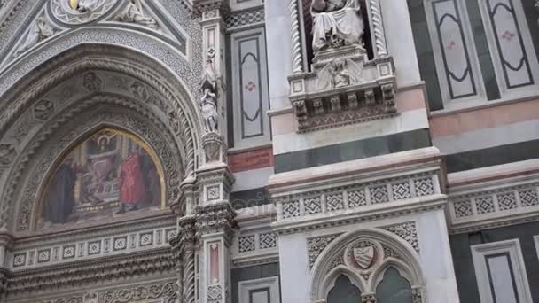 Catedral de Santa María del Fiore. Detalles arquitectónicos. 4K . — Vídeos de Stock