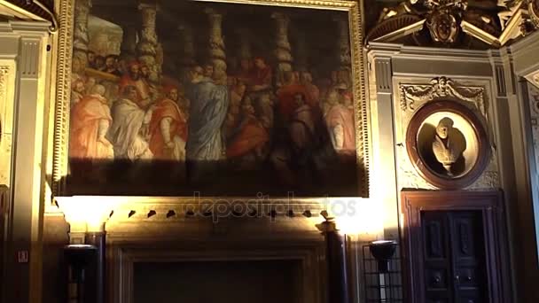 Florence, İtalya - Kasım 2016: Palazzo Vecchio, güzel iç. — Stok video