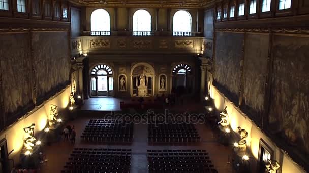 Florens, Italien - November 2016: Interiören i Palazzo Vecchio. — Stockvideo