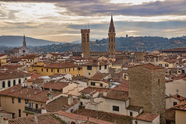 Vackra Flygfoto över Florens från observation plattform Duomo, katedralen Santa Maria del Fiore. — Stockfoto