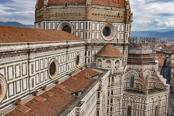 De Italia. Florencia, Catedral de Santa Maria del Fiore. Detalles arquitectónicos — Foto de Stock