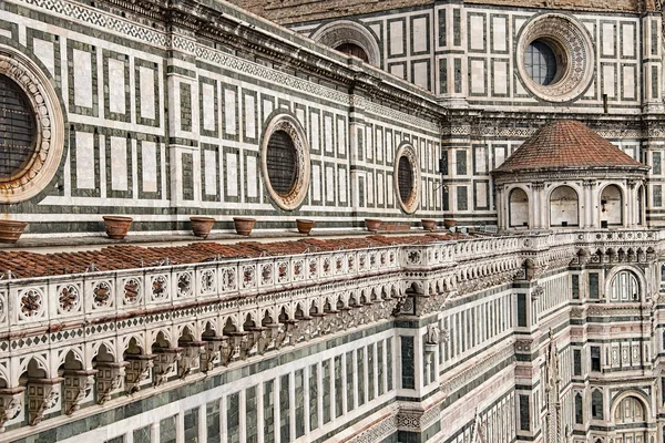 Italien. Florens, katedralen Santa Maria del Fiore. Arkitektoniska detaljer — Stockfoto