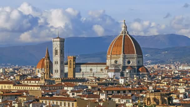 Florencia y Catedral Santa Maria del Fiore, noche, Florencia, Italia. Nubes, lapso de tiempo . — Vídeo de stock