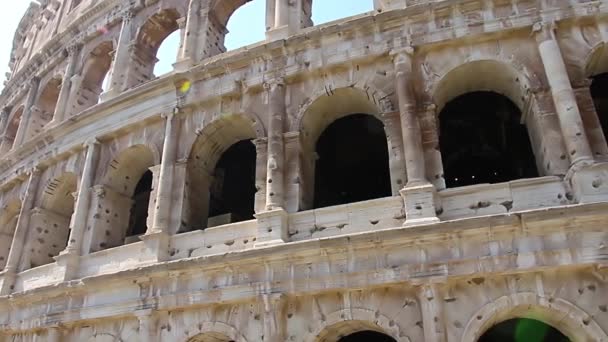 Coliseo - las principales atracciones turísticas de Roma, Italia. Antiguas ruinas romanas de la civilización romana . — Vídeos de Stock