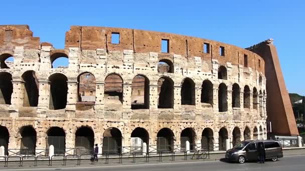 ROME, ITALIE - 25 mars 2017 : Colisée - les principales attractions touristiques de Rome, Italie. Rome antique Ruines de la civilisation romaine . — Video