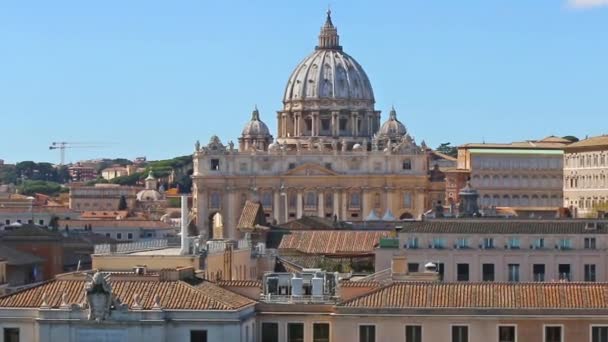 Roma'daki Aziz Peter Bazilikası Vatikan. Yakınlaştırma — Stok video