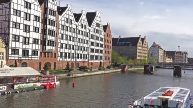 Gdansk, Polonya - 07 Mayıs 2017: Gdansk Old Town ve Motlawa Nehri.