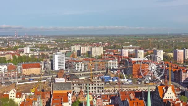 Gdaňsk, Polsko: Letecký panoramatický pohled na Gdaňsk. — Stock video