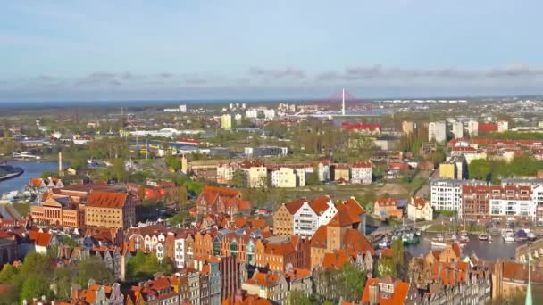 Гданьск, Польша: Панорамный вид на Гданьск с воздуха . — стоковое видео