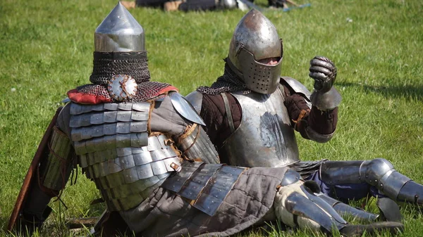 中世纪骑士的明斯克，白俄罗斯-2017 年 5 月 20 日： 战斗. — 图库照片