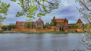 Malbork, Polonya, Marienburg Kalesi Panoraması.