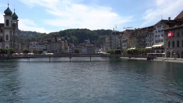 Lucerne, İsviçre - 04 Temmuz 2017: Görünüm tarihi Lucerne Şehir Merkezi, İsviçre. Dört kanton canton Lucerne ve aynı adı taşıyan İlçe parçası başkentidir. — Stok video