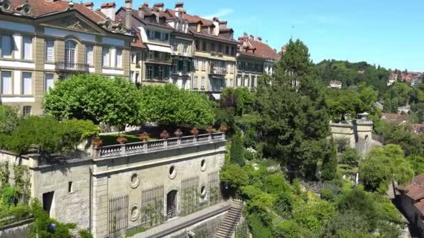 Bern, Zwitserland - 06 juli 2017: Uitzicht vanaf de observatie-platform in Bern, Zwitserland. — Stockvideo