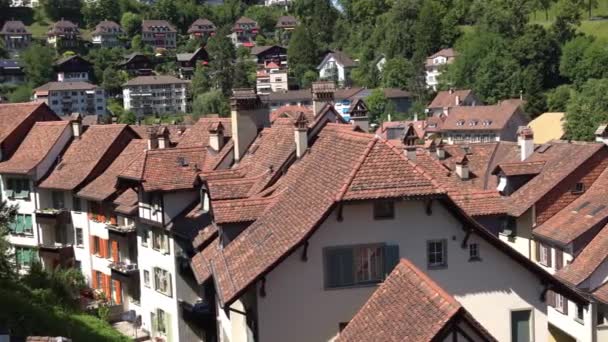 Bern, Schweiz - 06 juli 2017: Arkitekturen i Bern, Schweiz. — Stockvideo