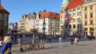 Wroclaw, Polonya - 04 Temmuz 2017: Tarihi Wroclaw city center, Polonya görünümü. Wroclaw tarihsel Silezya ve Aşağı Silezya başkentidir, alt Silesian Voivodeship başkentidir.