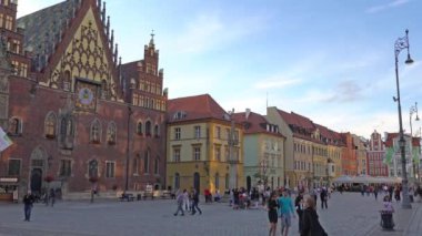 Wroclaw, Polonya - 04 Temmuz 2017: Tarihi Wroclaw city center, Polonya görünümü. Wroclaw tarihsel Silezya ve Aşağı Silezya başkentidir, alt Silesian Voivodeship başkentidir.