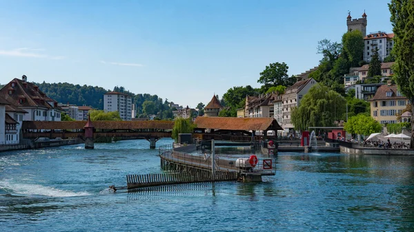 Luzern, Švýcarsko: Pohled na historické centrum města Lucerne, Švýcarsko. Luzern je hlavním městem kantonu Luzern a části okresu se stejným názvem. — Stock fotografie