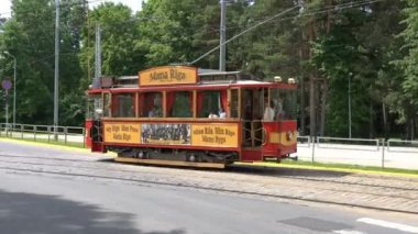 Riga - Letonya, 17 Haziran 2017: Riga, Letonya Vintage tramvay.
