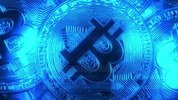 Šifrovací měna Bitcoin zlaté - Btc - Bit mince. Makro snímky šifrovací měny Bitcoin mince otočení. Holomatrix styl. Bezproblémová, opakování. — Stock video