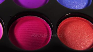 İlmekledi döner renkli profesyonel makyaj kaptırdın paletini kozmetik, süper makro çekim.