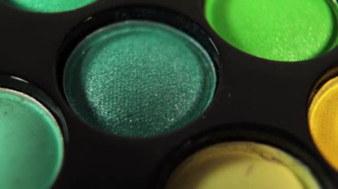 İlmekledi döner renkli profesyonel makyaj kaptırdın paletini kozmetik, süper makro çekim.