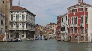 Venice, İtalya - Ekim, 2017: Görkemli büyük kanal Venedik ve su trafik, Venedik, İtalya.
