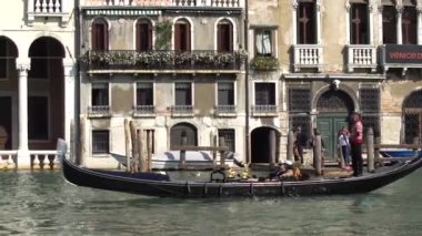Venice, İtalya - Ekim, 2017: Görkemli grand Venedik canal ve su trafik, Venedik, İtalya. Gondol Venedik İtalya'da