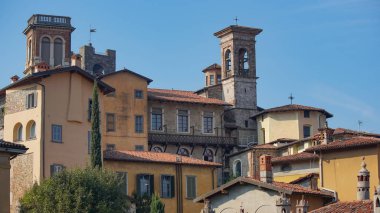 Eski Bergamo, İtalya Panoraması. La CITT dei Mille, City of bin olarak da adlandırılan Bergamo, Lombardy, Kuzey İtalya ' nın yaklaşık 40 km bir şehirdir.