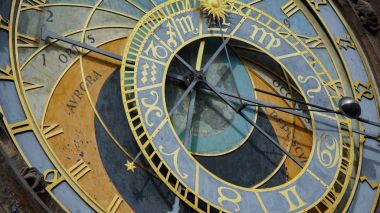 Astronomik saat kulesi detay eski Town, Prague, Çek Cumhuriyeti için. Astronomik Saat'in 1410 saatçi Mikulas Kadan ve matematikçi-astronom Jan Schindel tarafından oluşturuldu.