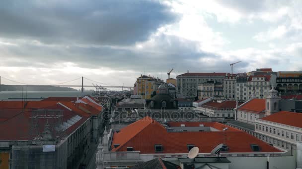 Lizbon Panorama. Havadan görünümü. Lizbon Portekiz en büyük şehir ve başkentidir. Lizbon kıta Europes en batı başkenti ve Atlantik Sahili boyunca tek kişi olduğunu. — Stok video