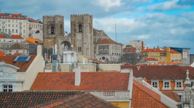 Lizbon Panorama. Havadan görünümü. Lizbon Portekiz en büyük şehir ve başkentidir. Lizbon kıta Avrupası'nın en batı şehir ve Atlantik Sahili boyunca tek kişi olduğunu.