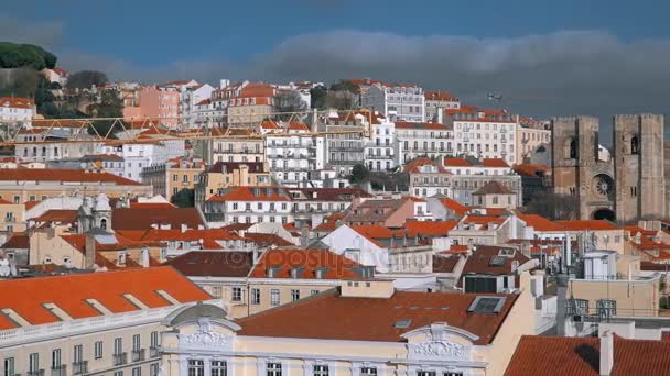 里斯本全景。时差4k里斯本是葡萄牙的首都, 也是最大的城市。里斯本是大陆欧洲最西边的首府, 也是大西洋沿岸唯一的一个. — 图库视频影像