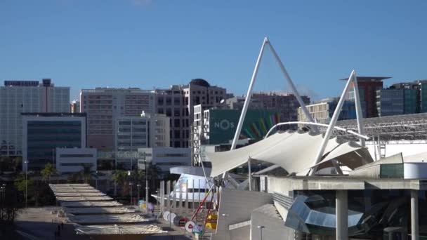 LISBOA, circa 2017: Parque de Naciones Vista Aérea. El Parque de las Naciones Gondola Ascensor de transporte aéreo por cable situado en Lisboa, Portugal. Lisboa Lugares de interés Teleférico en el Parque de las Naciones . — Vídeos de Stock