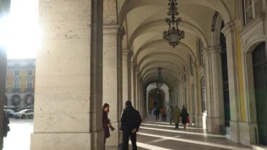 Lisbon, 2017 yaklaşık: Praça Comercio. Lizbon Portekiz en büyük şehir ve başkentidir. Lizbon kıta Europes en batı başkenti ve Atlantik Sahili boyunca tek kişi olduğunu.