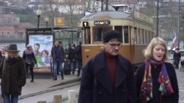 Porto, Portugal, circa 2018: Old tram passing by in the old town of Porto Portugal. — Stock Video