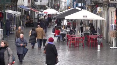 Porto, Portekiz, 2018 yaklaşık: Porto, Portekiz sokaklarında rahat kafe.